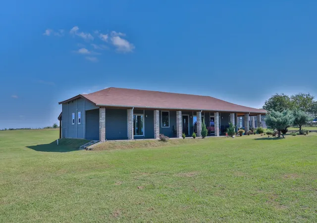 Photo 3 of Single family home for sale at 1556 Vz County Road 2128, Wills Point, TX 75169 | MLS# 21205272 | Listing updated on 2026-09-12