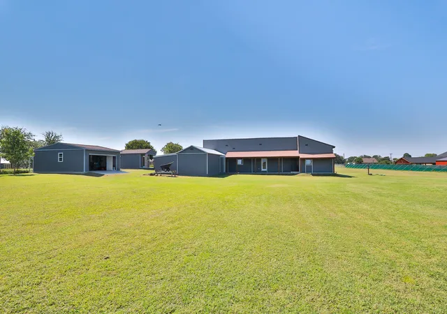 Photo 4 of Single family home for sale at 1556 Vz County Road 2128, Wills Point, TX 75169 | MLS# 21205272 | Listing updated on 2026-09-12