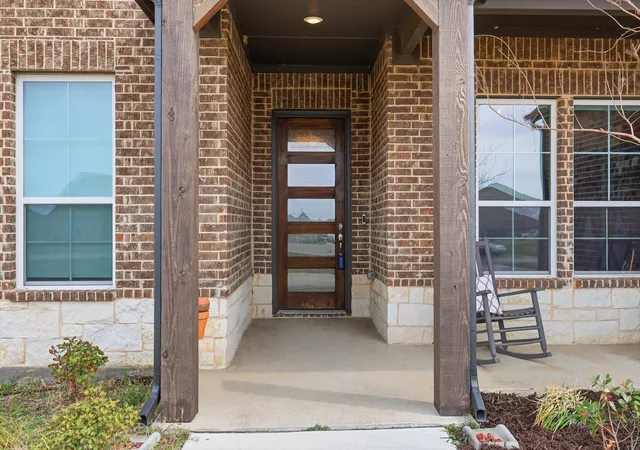 Photo 2 of Single family home for sale at 13429 Sage Meadow Cir, Sanger, TX 76266 | MLS# 21205745 | Listing updated on 2026-07-31