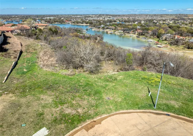 Photo 2 of Sale Pending at 9080 Quarry Hill Ct, Fort Worth, TX 76179 | MLS# 21206181 | Listing updated on 2026-09-10