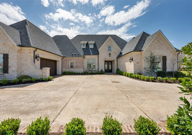 Photo 2 of Single family home for sale at 658 Louise Dr, Fairview, TX 75069 | MLS# 21197148 | Listing updated on 2026-09-13