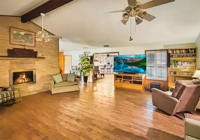 Photo 3 of Single family home for sale at 903 N Hoover Ave, Cameron, TX 76520 | MLS# 21183027 | Listing updated on 2026-08-01