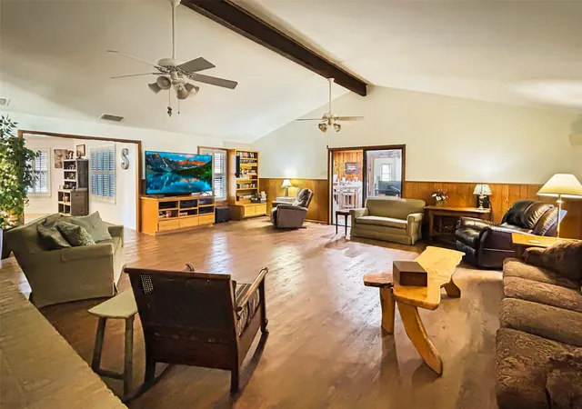 Photo 3 of Single family home for sale at 903 N Hoover Ave, Cameron, TX 76520 | MLS# 21183027 | Listing updated on 2026-08-01