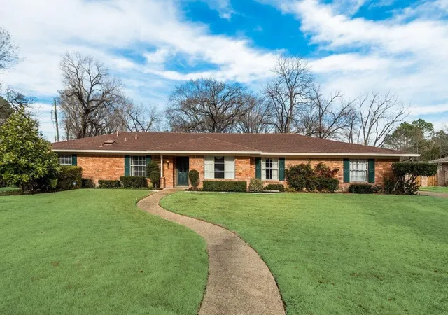 Photo 1 of Single family home for sale at 1821 Dartmouth Ln, Corsicana, TX 75110 | MLS# 21206568 | Listing updated on 2026-09-09