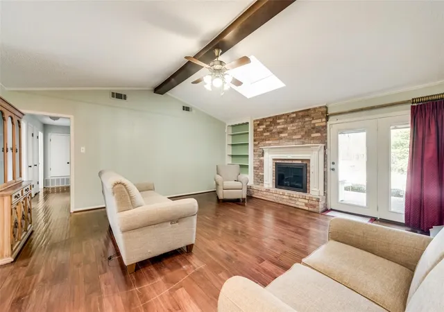 Photo 4 of Single family home for sale at 1821 Dartmouth Ln, Corsicana, TX 75110 | MLS# 21206568 | Listing updated on 2026-09-09