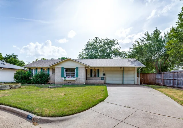 Photo 2 of Single family home for sale at 329 N Brighton Ave, Dallas, TX 75208 | MLS# 21206863 | Listing updated on 2026-09-10