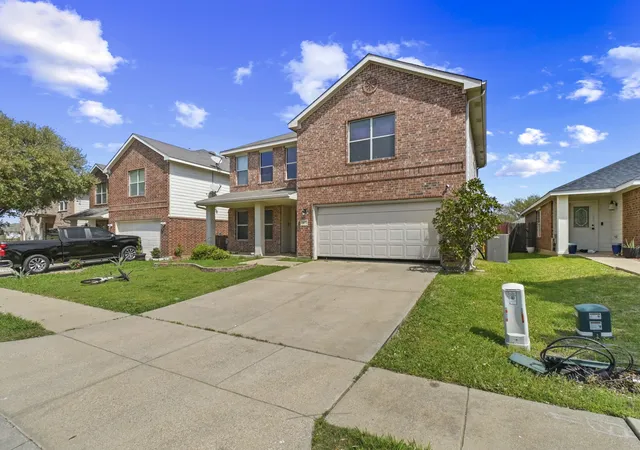 Photo 2 of Single family home for sale at 167 Jefferson Dr, Venus, TX 76084 | MLS# 21206889 | Listing updated on 2026-09-03