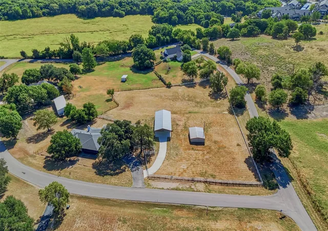 Photo 2 of Single family home for sale at 102 Dawn Cir, Weatherford, TX 76086 | MLS# 21205630 | Listing updated on 2026-09-10