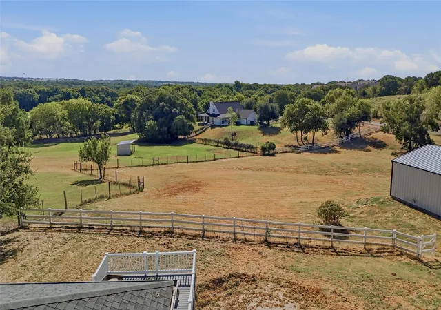 Photo 3 of Single family home for sale at 102 Dawn Cir, Weatherford, TX 76086 | MLS# 21205630 | Listing updated on 2026-09-10