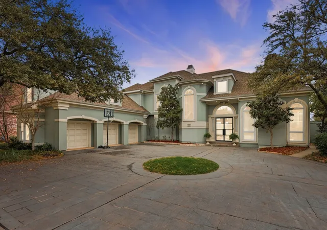 Photo 1 of Mansion for sale at 7204 Round Hill Rd, Mc Kinney, TX 75072 | MLS# 21207177 | Listing updated on 2026-09-14