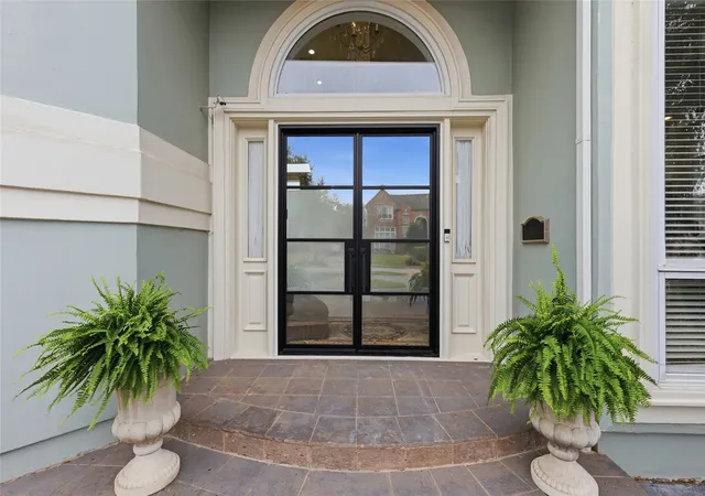 Photo 3 of Mansion for sale at 7204 Round Hill Rd, Mc Kinney, TX 75072 | MLS# 21207177 | Listing updated on 2026-09-14