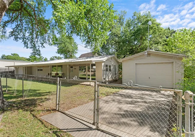 Photo 3 of Single family home for sale at 116 Cr 1751, Clifton, TX 76634 | MLS# 21207588 | Listing updated on 2026-09-14