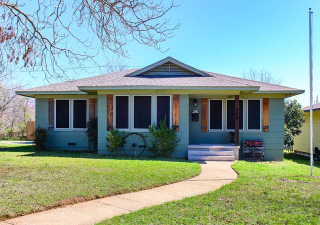 Photo 1 of Single family home for sale at 1500 S Scullin Ave, Denison, TX 75020 | MLS# 21207579 | Listing updated on 2026-09-14