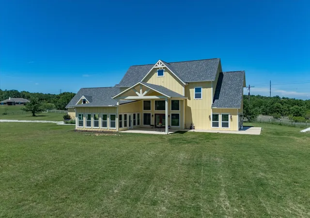 Photo 2 of Sale Pending at 2025 County Road 1792, Sunset, TX 76270 | MLS# 21207889 | Listing updated on 2026-09-09