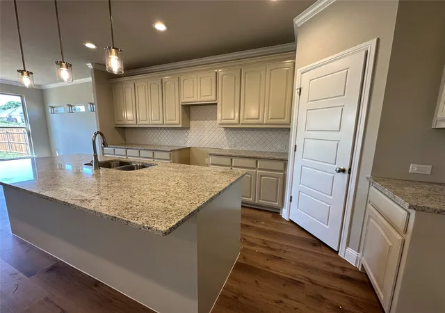 Photo 3 of Single family home for sale at 2009 Belle Lagos Ln, Cleburne, TX 76033 | MLS# 21207948 | Listing updated on 2026-09-12