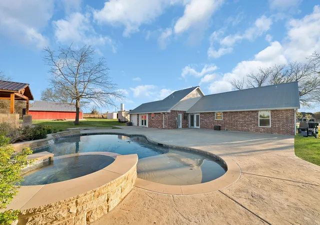 Photo 2 of Sale Pending at 109 Pioneer Ct, Waxahachie, TX 75167 | MLS# 21200400 | Listing updated on 2026-09-15
