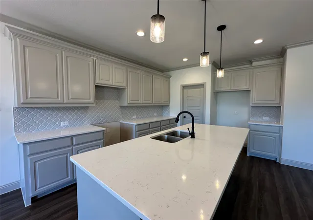 Photo 4 of Single family home for sale at 2007 Belle Lagos Ln, Cleburne, TX 76033 | MLS# 21208074 | Listing updated on 2026-09-12