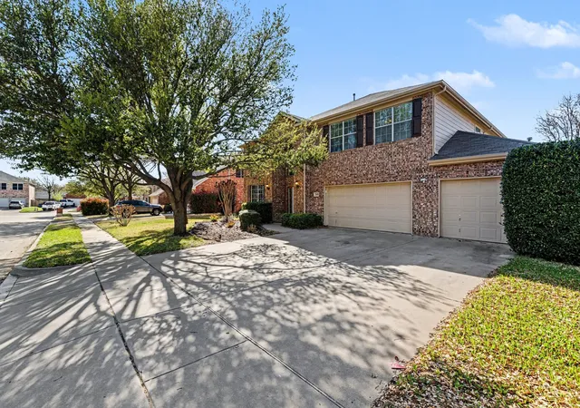Photo 2 of Single family home for sale at 2109 Glen Manor Rd, Corinth, TX 76208 | MLS# 21208111 | Listing updated on 2026-09-08