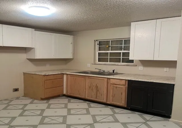 Photo 8 of Sale Pending at 4443 Falls Dr, Dallas, TX 75211 | MLS# 21208478 | Listing updated on 2026-10-06