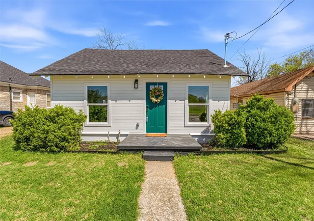 Photo 1 of Single family home for sale at 815 Garrison St, Waco, TX 76704 | MLS# 21208534 | Listing updated on 2026-09-14