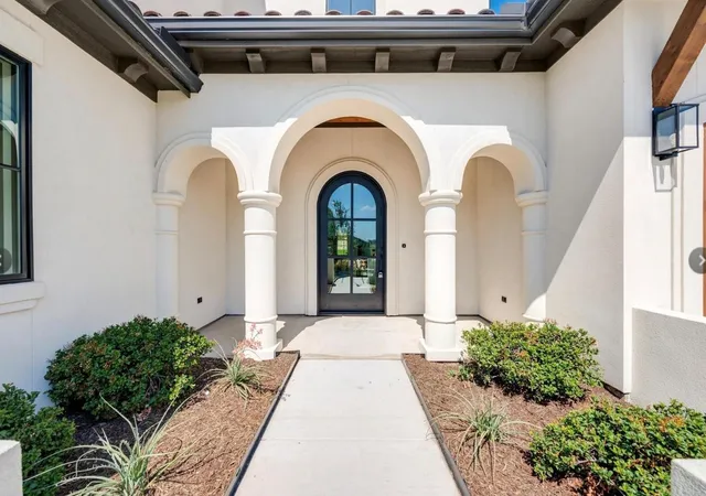 Photo 3 of Single family home for sale at 9624 Latour Ln, Fort Worth, TX 76126 | MLS# 21201506 | Listing updated on 2026-09-12