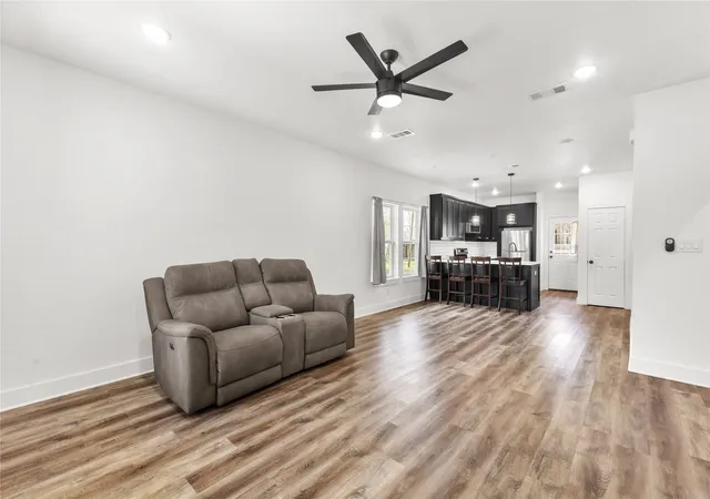 Photo 3 of Single family home for sale at 101 Ross St W, Sulphur Springs, TX 75482 | MLS# 21209107 | Listing updated on 2026-09-14