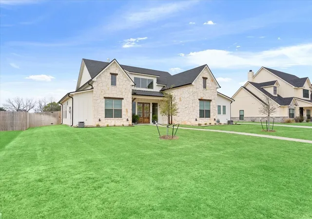 Photo 2 of Sale Pending at 124 Big Catch Ln, Waco, TX 76706 | MLS# 21191963 | Listing updated on 2026-08-02