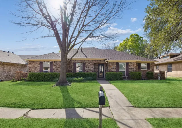 Photo 2 of Single family home for sale at 810 Meadowgate Dr, Garland, TX 75040 | MLS# 21208837 | Listing updated on 2026-09-14
