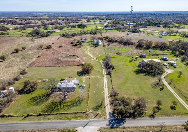 Photo 3 of Single family home for sale at 320 Windy Hill Ln, Springtown, TX 76082 | MLS# 21205330 | Listing updated on 2026-09-10