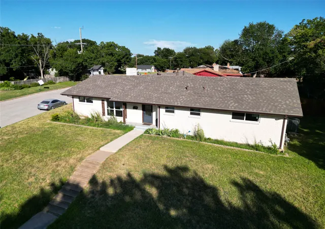 Photo 2 of Single family home for sale at 5801 Wedgworth Rd, Fort Worth, TX 76133 | MLS# 21209540 | Listing updated on 2026-09-11