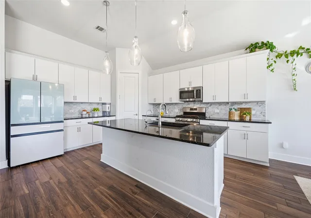Photo 3 of Single family home for sale at 130 Laverna Ln, Lake Dallas, TX 75065 | MLS# 21206664 | Listing updated on 2026-09-12