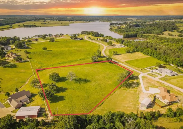 Photo 2 of Land for sale at 302/303 Lago Vista Dr, Athens, TX 75751 | MLS# 21202075 | Listing updated on 2026-09-08