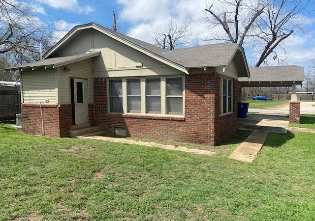 Photo 3 of Single family home for sale at 708 Prater St, Brownwood, TX 76801 | MLS# 21211005 | Listing updated on 2026-10-07