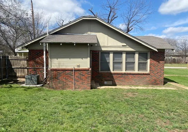 Photo 4 of Single family home for sale at 708 Prater St, Brownwood, TX 76801 | MLS# 21211005 | Listing updated on 2026-10-07