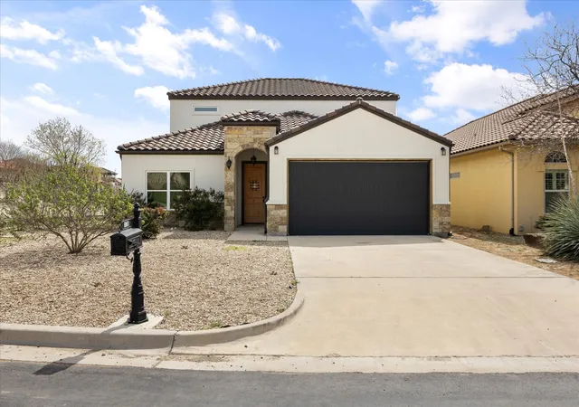 Single family home for sale at 178 Valley View St, Glen Rose, TX 76043 | MLS# 21211039