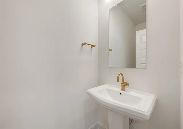 Photo 4 of Single family home for sale at 2408 Ranch Hawk Sq, Mesquite, TX 75181 | MLS# 21211187 | Listing updated on 2026-10-04