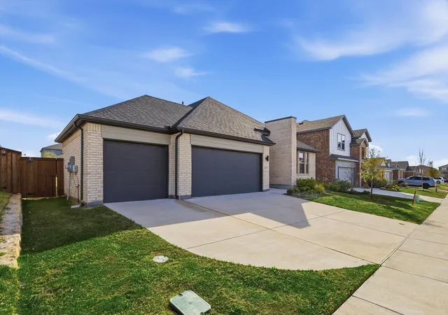 Photo 3 of Single family home for sale at 1212 Nuevo Rancho Ln, Haslet, TX 76052 | MLS# 21206574 | Listing updated on 2026-09-27