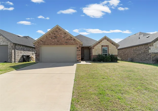 Photo 1 of Sale Pending at 115 Apache Dr, Greenville, TX 75402 | MLS# 21209438 | Listing updated on 2026-09-29
