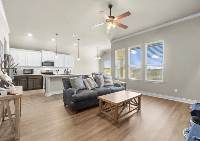 Photo 3 of Sale Pending at 115 Apache Dr, Greenville, TX 75402 | MLS# 21209438 | Listing updated on 2026-09-29