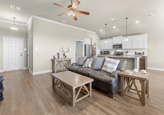Photo 3 of Sale Pending at 115 Apache Dr, Greenville, TX 75402 | MLS# 21209438 | Listing updated on 2026-09-29