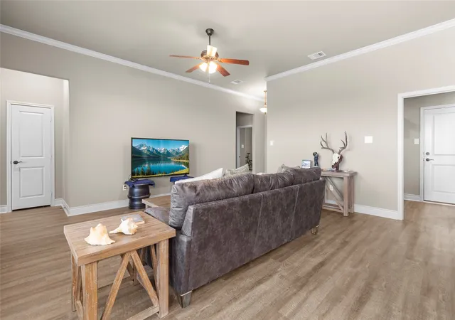 Photo 4 of Sale Pending at 115 Apache Dr, Greenville, TX 75402 | MLS# 21209438 | Listing updated on 2026-09-29