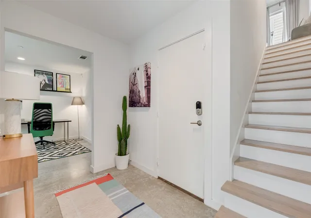 Photo 3 of Condo for sale at 4705 Bryan St #302, Dallas, TX 75204 | MLS# 21211892 | Listing updated on 2026-08-01