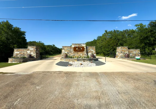 Photo 1 of Land for sale at Lot 55 Oakbend Trl, Mabank, TX 75147 | MLS# 21211947 | Listing updated on 2026-09-11