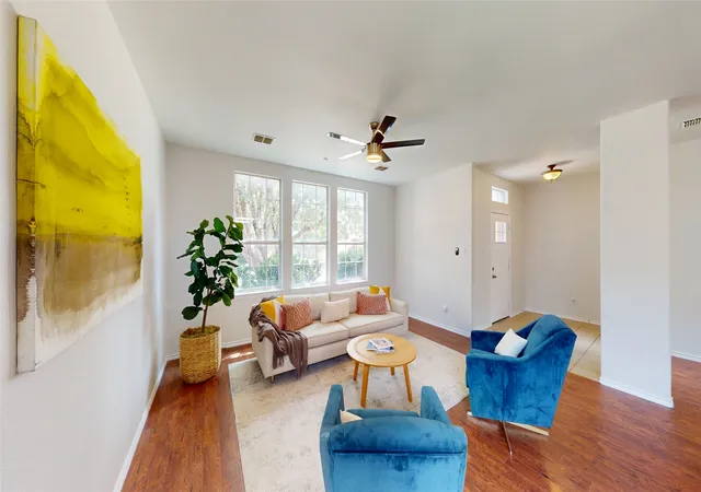 Photo 1 of Single family home for sale at 523 Zachum Dr, Arlington, TX 76002 | MLS# 21212040 | Listing updated on 2026-07-31
