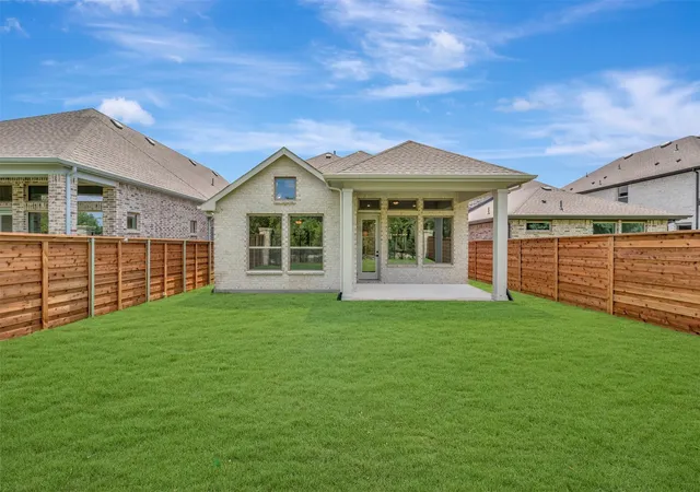 Photo 2 of Single family home for sale at 1733 Mosaic Wy, Mesquite, TX 75181 | MLS# 21212214 | Listing updated on 2026-09-15