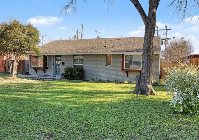 Photo 3 of Single family home for sale at 307 S Lindale Ln, Richardson, TX 75080 | MLS# 21211258 | Listing updated on 2026-09-11