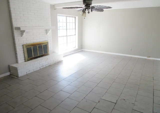 Photo 3 of Single family home for sale at 7215 Marseille Dr, Shreveport, LA 71108 | MLS# 21212890 | Listing updated on 2026-09-08