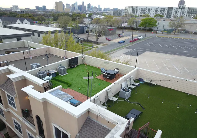 Listing Photo 4 - Condo for sale in building located at 5609 Lindell Ave, Dallas, TX 75206 - Unit #3