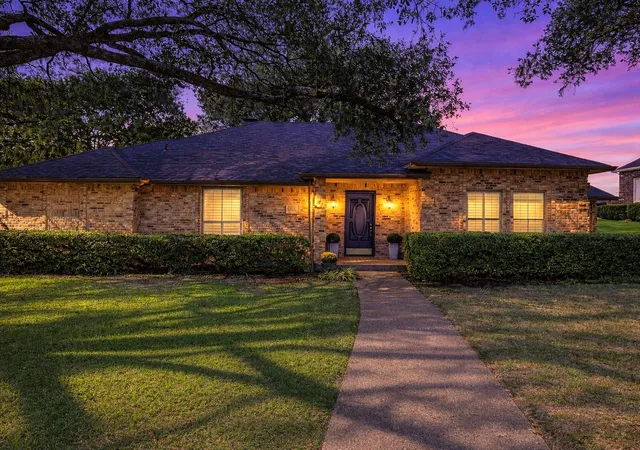 Photo 3 of Single family home for sale at 1590 Sunset Hill Dr, Rockwall, TX 75087 | MLS# 21209862 | Listing updated on 2026-09-14