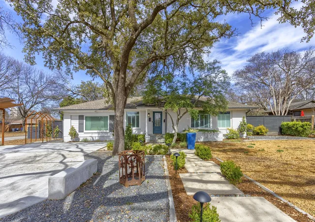 Photo 1 of Single family home for sale at 1812 Carol St, Mc Kinney, TX 75069 | MLS# 21213233 | Listing updated on 2026-09-09